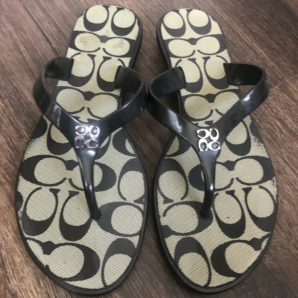 Find out the new espadrilles styles from Alohas Sandals, the footwear company. | Wedges, Wedge 